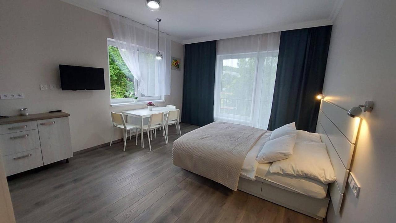 With Love Marienbad Ap. Garden Ngoại thất bức ảnh